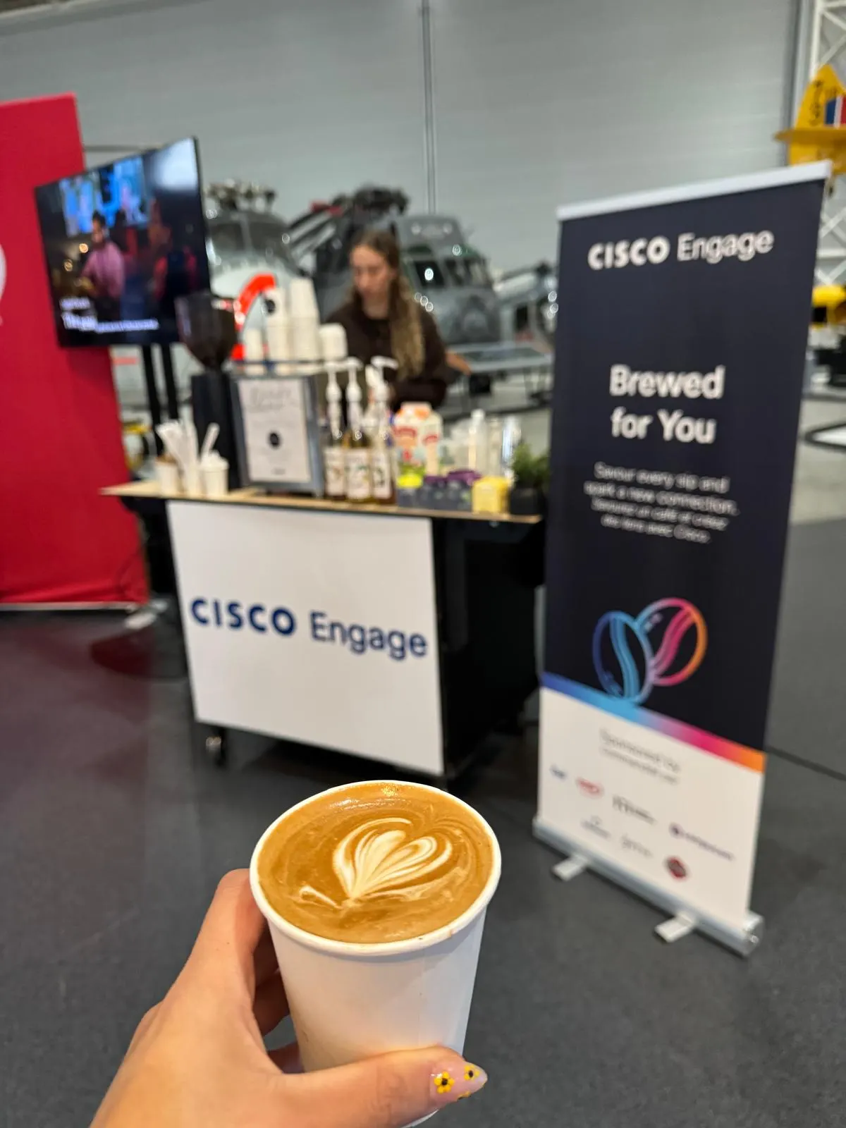 Chariot espresso Qahwa Bar servant les invités chez Cisco